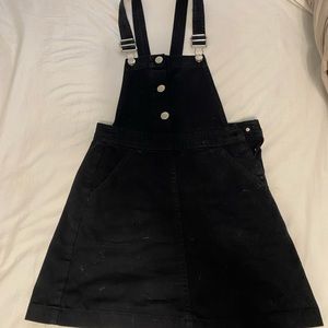 Black overall skirt